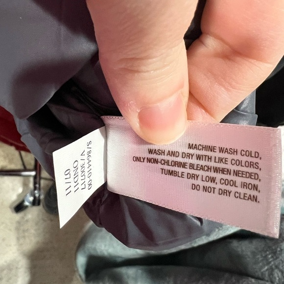 NEW NWT Old Navy black shiny thin puffer jacket‎ coat 2x XXL - Picture 6 of 9